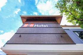 H Hotel Phrasing