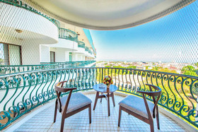 Hillside Plaza & Condotel 4