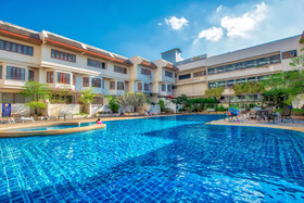 Hillside Plaza & Condotel 4