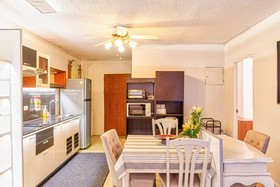 Hillside Plaza & Condotel 4