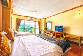 Hillside Plaza & Condotel 4