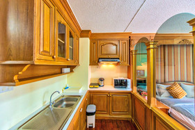 Hillside Plaza & Condotel 4