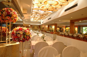 Holiday Garden Hotel & Resort