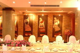 Holiday Garden Hotel & Resort