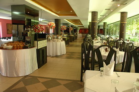 Holiday Garden Hotel & Resort