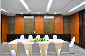 Holiday Garden Hotel & Resort