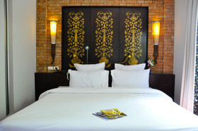 Holiday Garden Hotel & Resort