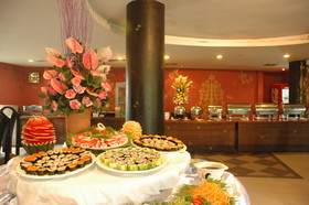 Holiday Garden Hotel & Resort