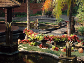 Holiday Garden Hotel & Resort