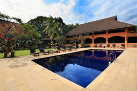 Holiday Garden Hotel & Resort