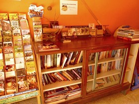 Hollanda Montri Guesthouse