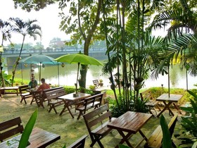 Hollanda Montri Guesthouse