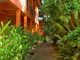 Hollanda Montri Guesthouse