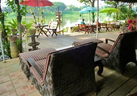 Hollanda Montri Guesthouse
