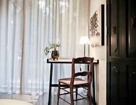 Hotel des Artists Ping Silhouette