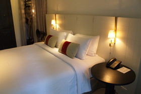 Hotel des Artists Ping Silhouette