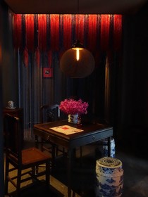 Hotel des Artists Ping Silhouette