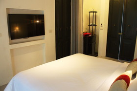 Hotel des Artists Ping Silhouette