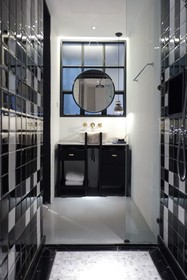 Hotel des Artists Ping Silhouette