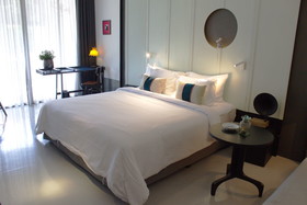 Hotel des Artists Ping Silhouette