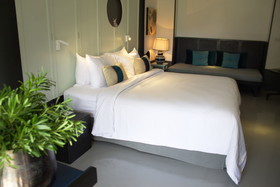 Hotel des Artists Ping Silhouette