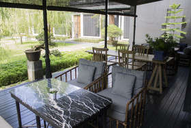 Hotel des Artists Ping Silhouette