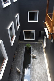 Hotel des Artists Ping Silhouette