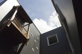 Hotel des Artists Ping Silhouette