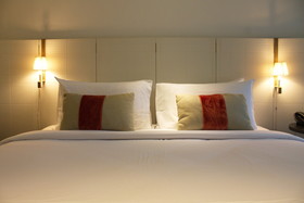 Hotel des Artists Ping Silhouette