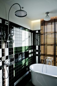 Hotel des Artists Ping Silhouette