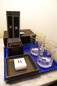 Hotel des Artists Ping Silhouette