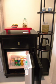 Hotel des Artists Ping Silhouette