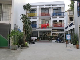 Hotel Montha