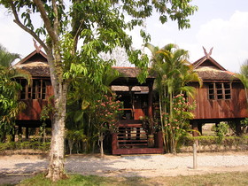 Khoom Kam Kaew Farm & Resort