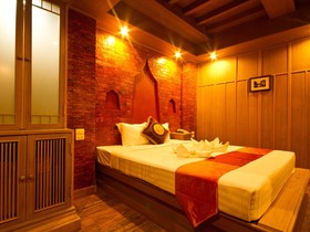 Khum Jao Luang Boutique