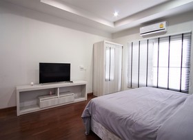 Lan House Pool Villa