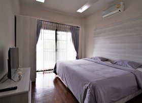 Lan House Pool Villa