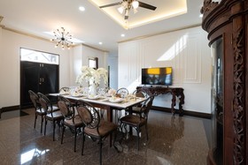 Lanna Kamin Pool Villa Airport
