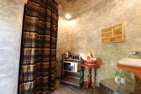 Leafy Greens Clay House
