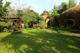 Leafy Greens Clay House