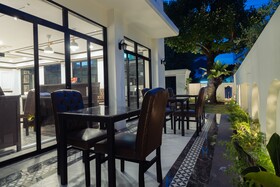 Le Ville Lanna Bouqitue Hotel