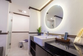 Le Ville Lanna Bouqitue Hotel