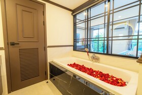 Le Ville Lanna Bouqitue Hotel