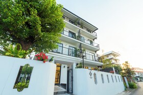 Le Ville Lanna Bouqitue Hotel