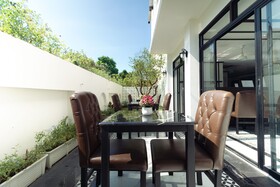 Le Ville Lanna Bouqitue Hotel
