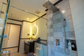Le Ville Lanna Bouqitue Hotel