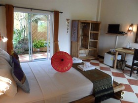 Liam's Suan Dok Mai