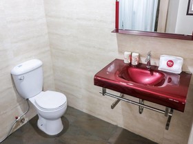 Little Guesthouse Hotel