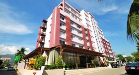 Mayflower Grande Hotel
