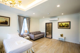 Merchant Villa